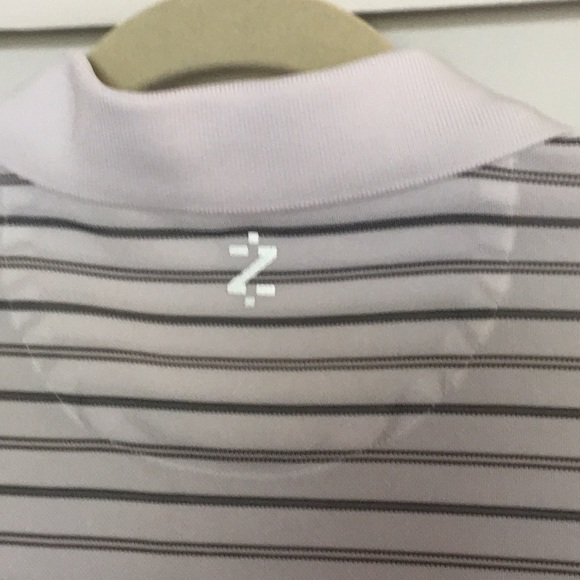 Izod.  Med.  Thin, lightweight, short sleeve polo - Picture 8 of 8